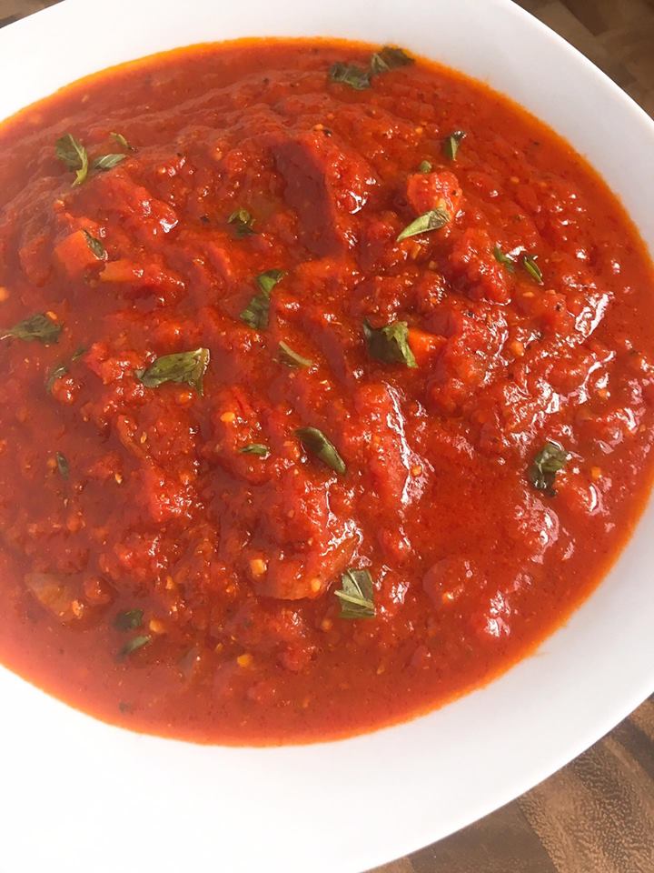 Simple flavors shine in this easy Simple Marinara Sauce! 15 minutes to simmer gives you a versatile sauce that is kid friendly while full of veggies. Vegetarian and vegan.