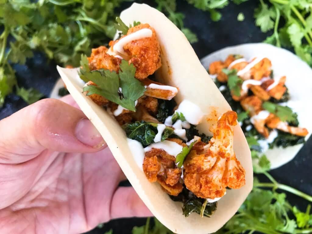 Simple and easy roasted cauliflower taco recipe seasoned with smoked paprika, lime, and Mazola corn oil. Vegetarian, vegan, low carb keto, and gluten free (gf). Fresh and simple Mexican recipe. Smoked Paprika and Lime Cauliflower Tacos #tacotuesday #mexicanrecipes #MakeItMazola #simpleswap #ad