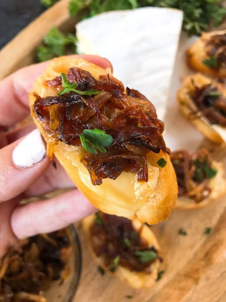 Learn How to Caramelize Onions. A simple recipe ready in 30 minutes, the onions are gluten free, vegan, vegetarian, paleo, and Whole 30. A perfect condiment to top on just about anything!