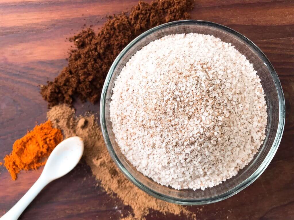 Spicy Cocoa Espresso Flavored Salt is a fast and easy seasoning, great for summer grilling and BBQ. Make a batch as a gift for Father's Day. Great on steak, beef, pork, and vegetables. Vegan, vegetarian, gluten free, dairy free. #flavoredsalt #grillingrecipes #seasoning