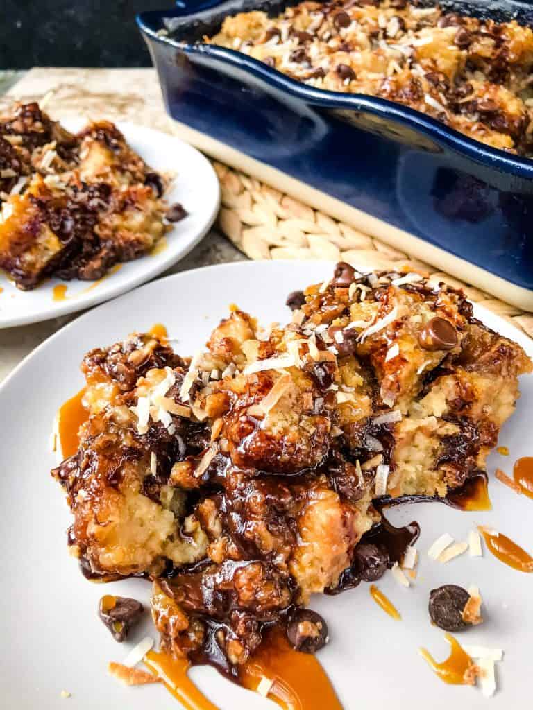 Samoa Bread Pudding is full of Samoa Girl Scout Cookie flavors of caramel, chocolate, and coconut in a simple dessert recipe. #girlscoutcookies #samoas #breadpudding