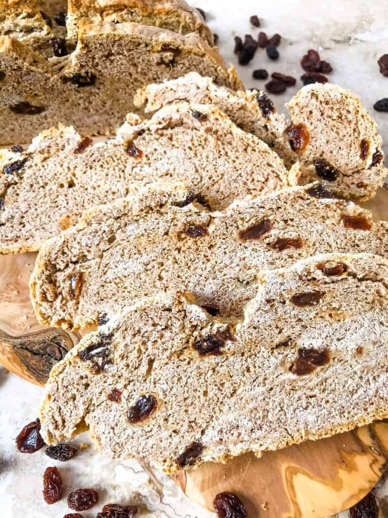 Irish Cinnamon Raisin Soda Bread Mini Loaf is a simple Irish soda bread perfect for St Patrick's Day! Filled with cinnamon and raisins. #sodabread #Irishrecipes #stpatricksday