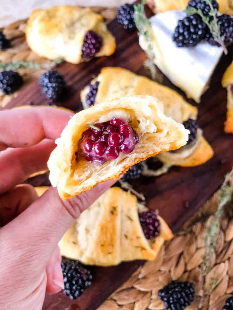 Blackberry Brie Crescent Rolls are a cheese crescent roll recipe filled with dried thyme, blackberries, and brie cheese. Add jam! Fast and easy sweet bread recipe. #crescentrolls #cheesycrescentrolls #blackberries