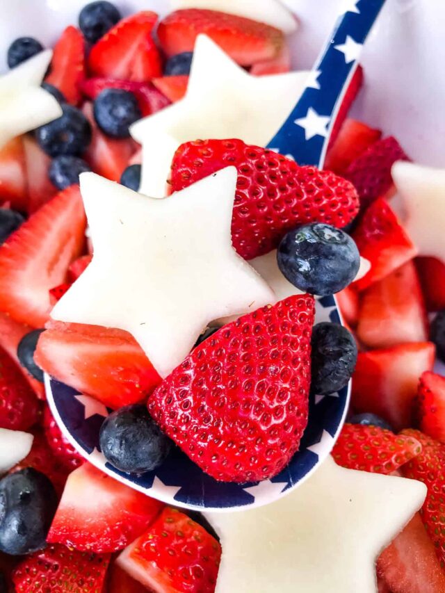 cropped-patriotic-red-white-blue-berry-peach-fruit-salad-threeolivesbranch-8.jpg