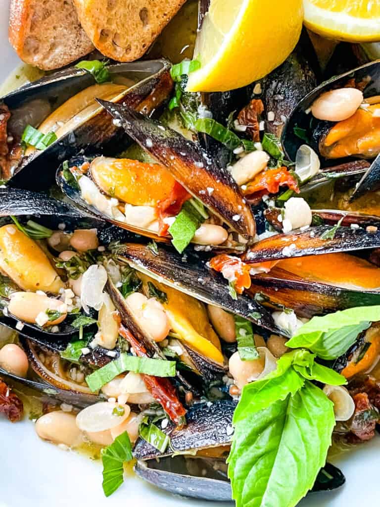 Close up fo Copycat Maggiano's Tuscan Mussels in a bowl
