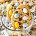 Cookies in a glass dish