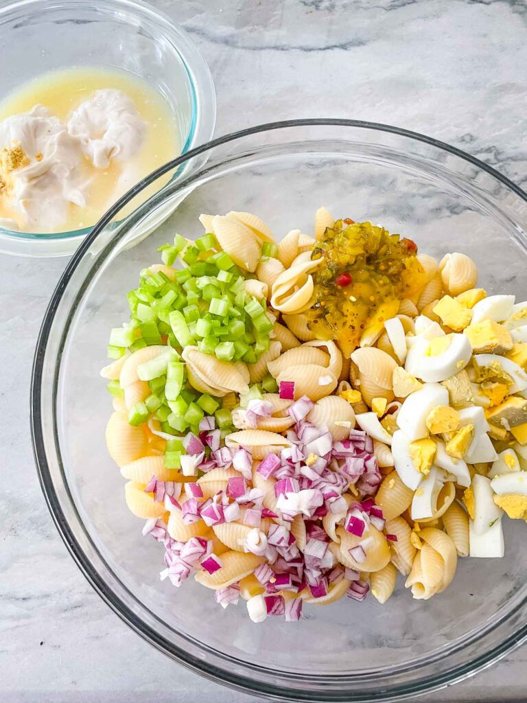 The ingredients needed in bowls