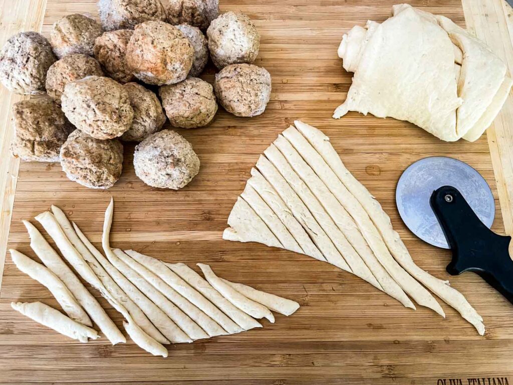 Cutting the dough into strips