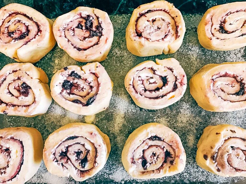 The rolls cut before proofing